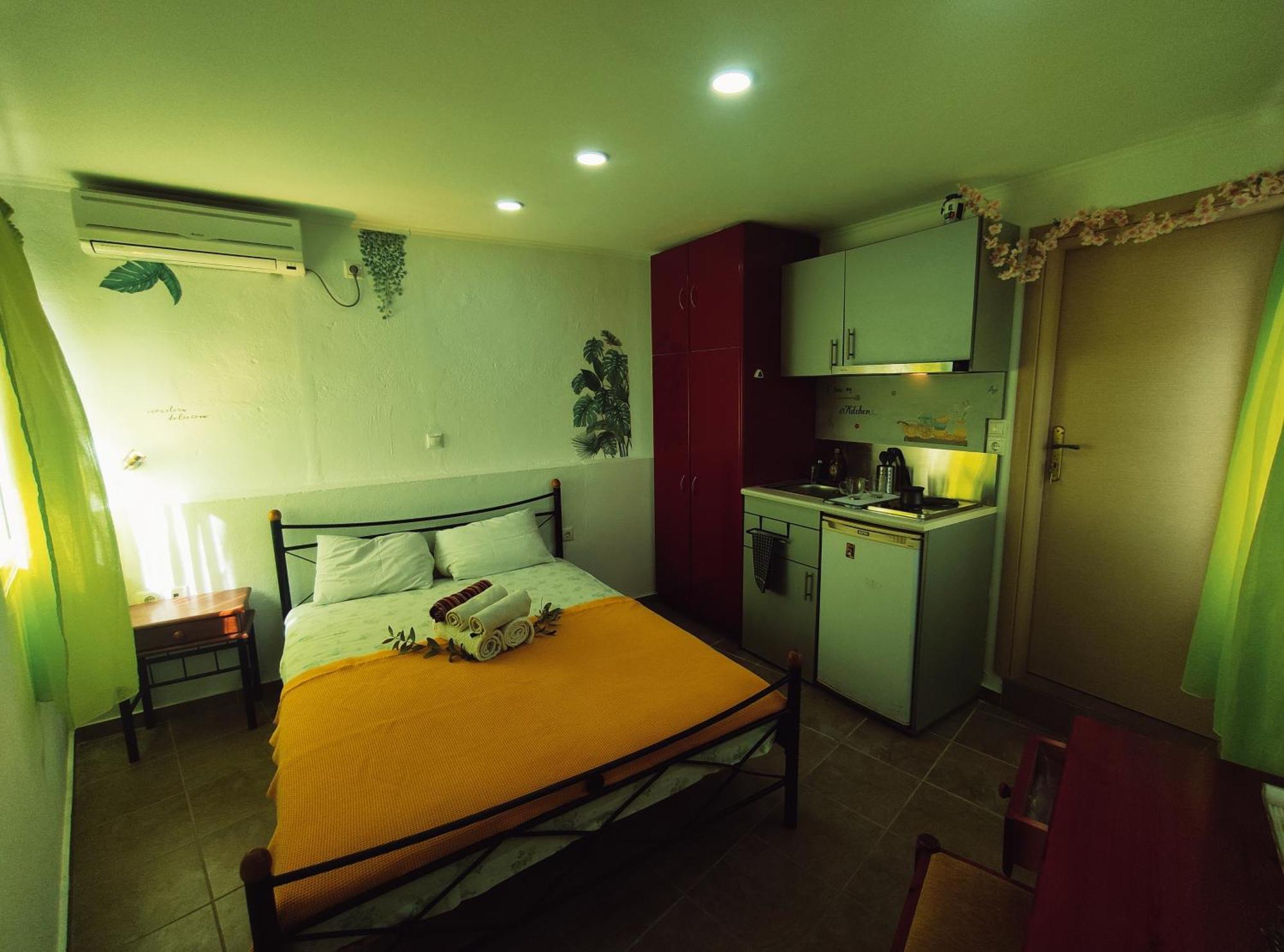 Rena'S Rooms Μελίντα Melinta Zimmer foto